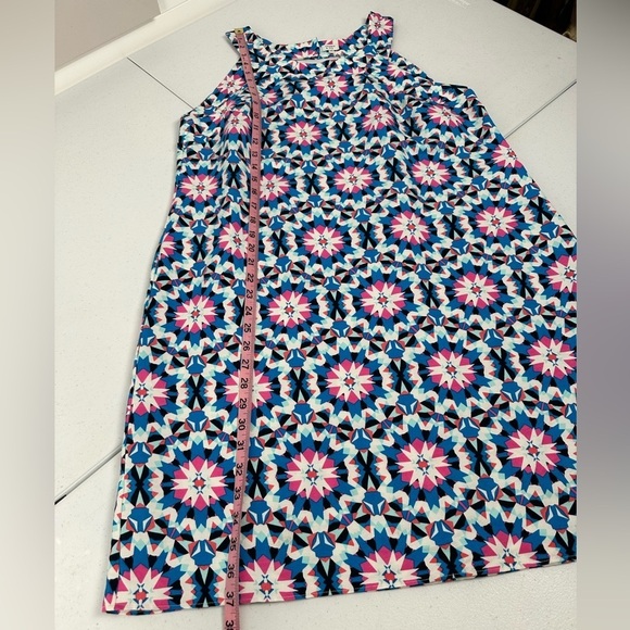 Crown & Ivy Bali Adventure Geometric Mandala Print Sleeveless Shift Dress - Picture 7 of 10